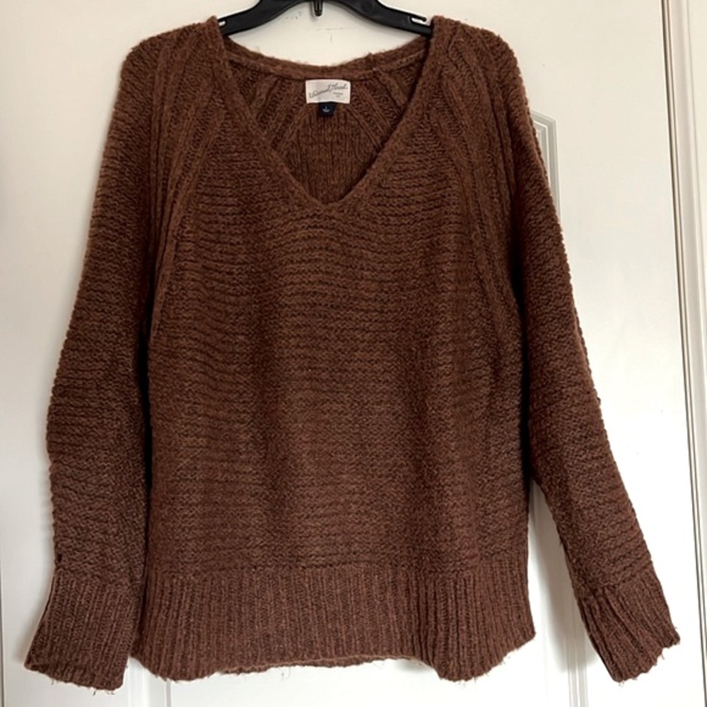 Universal Thread VNeck Sweater